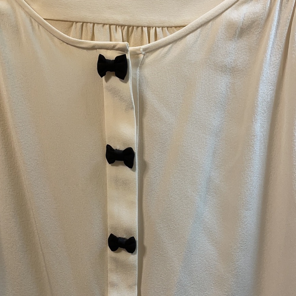 Kate spade ♠️ bow button up blouse! Rare!! - Picture 2 of 4